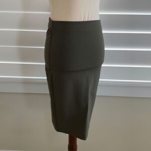 Sz M Love Ady stretch hunter green midi pencil skirt